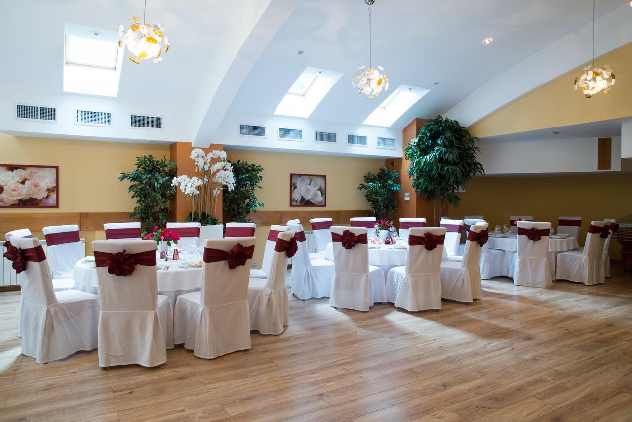 Hotel Nemira Slanic Moldova Ngoại thất bức ảnh