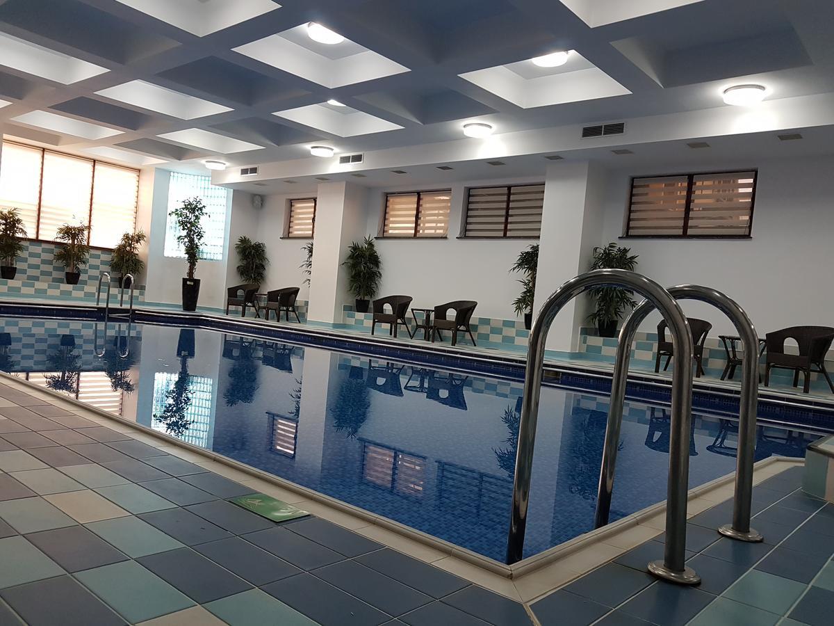 Hotel Nemira Slanic Moldova Ngoại thất bức ảnh