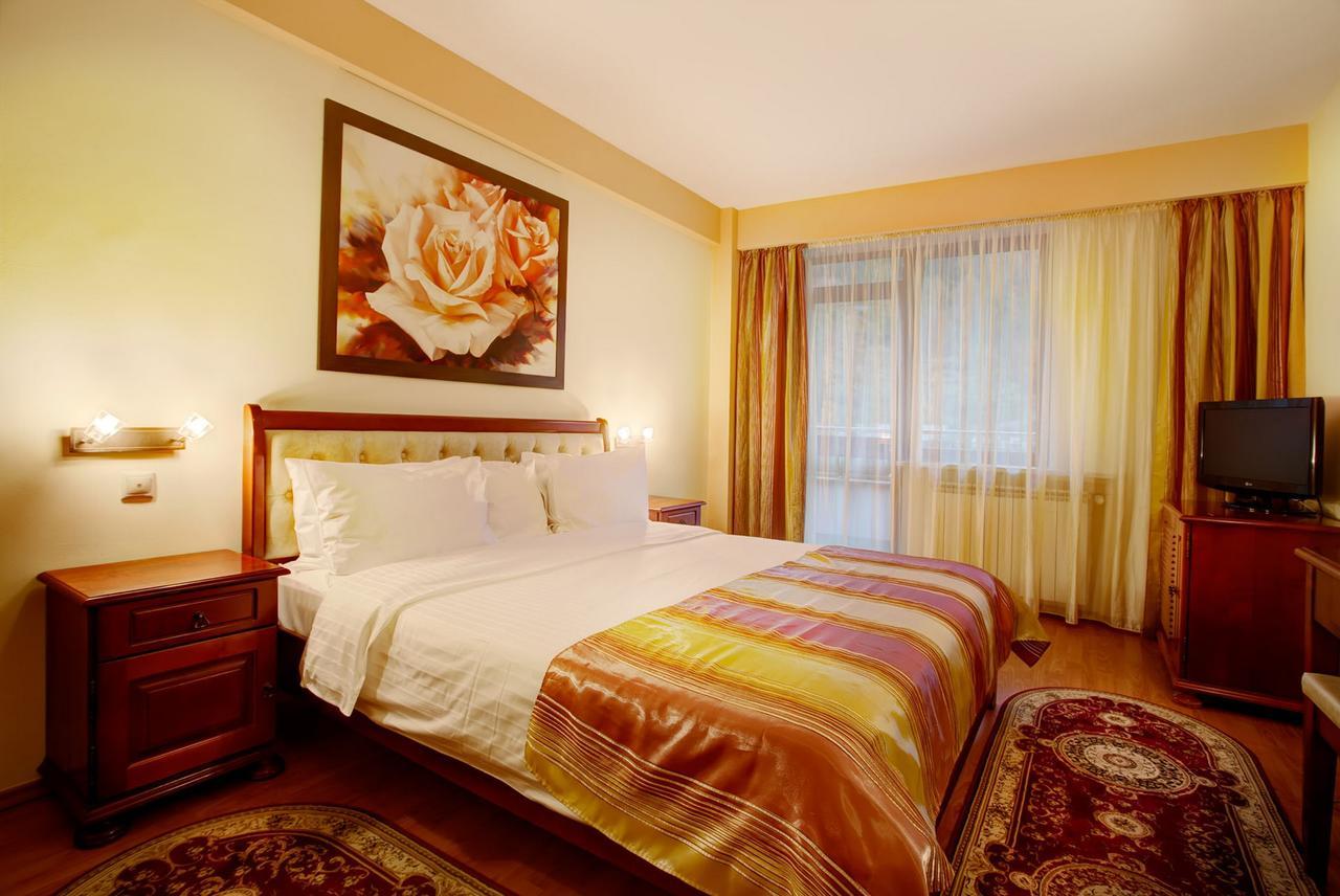 Hotel Nemira Slanic Moldova Ngoại thất bức ảnh