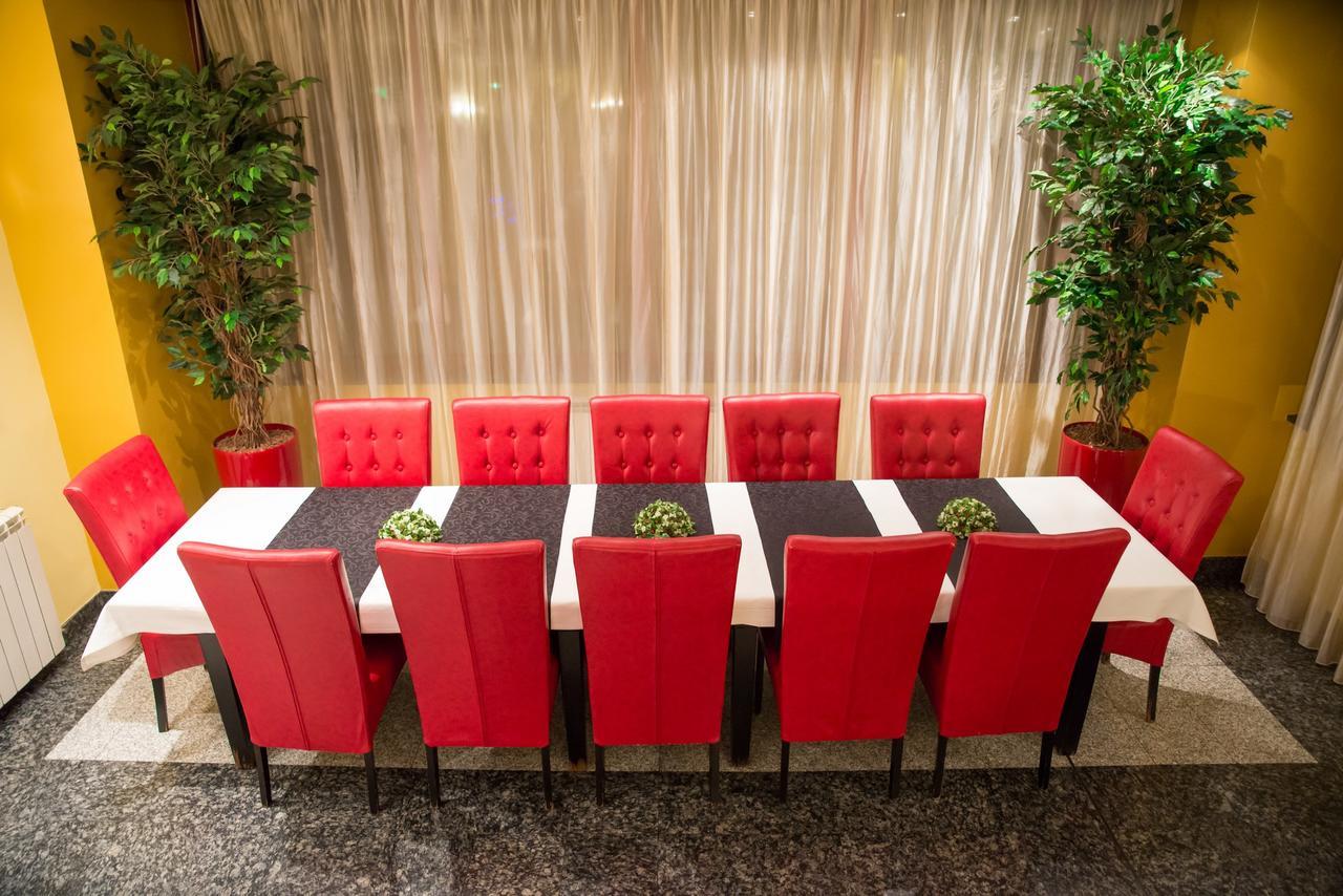 Hotel Nemira Slanic Moldova Ngoại thất bức ảnh