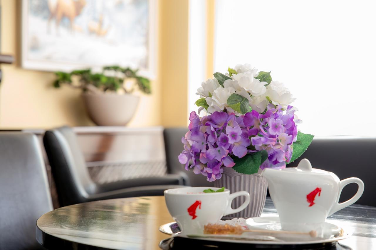 Hotel Nemira Slanic Moldova Ngoại thất bức ảnh