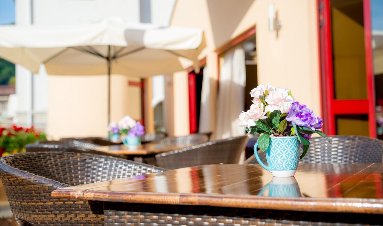 Hotel Nemira Slanic Moldova Ngoại thất bức ảnh