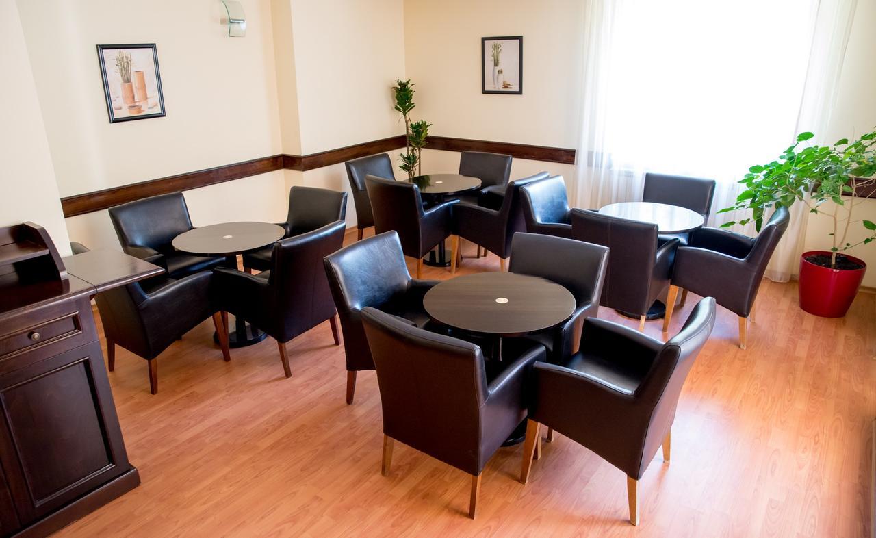 Hotel Nemira Slanic Moldova Ngoại thất bức ảnh
