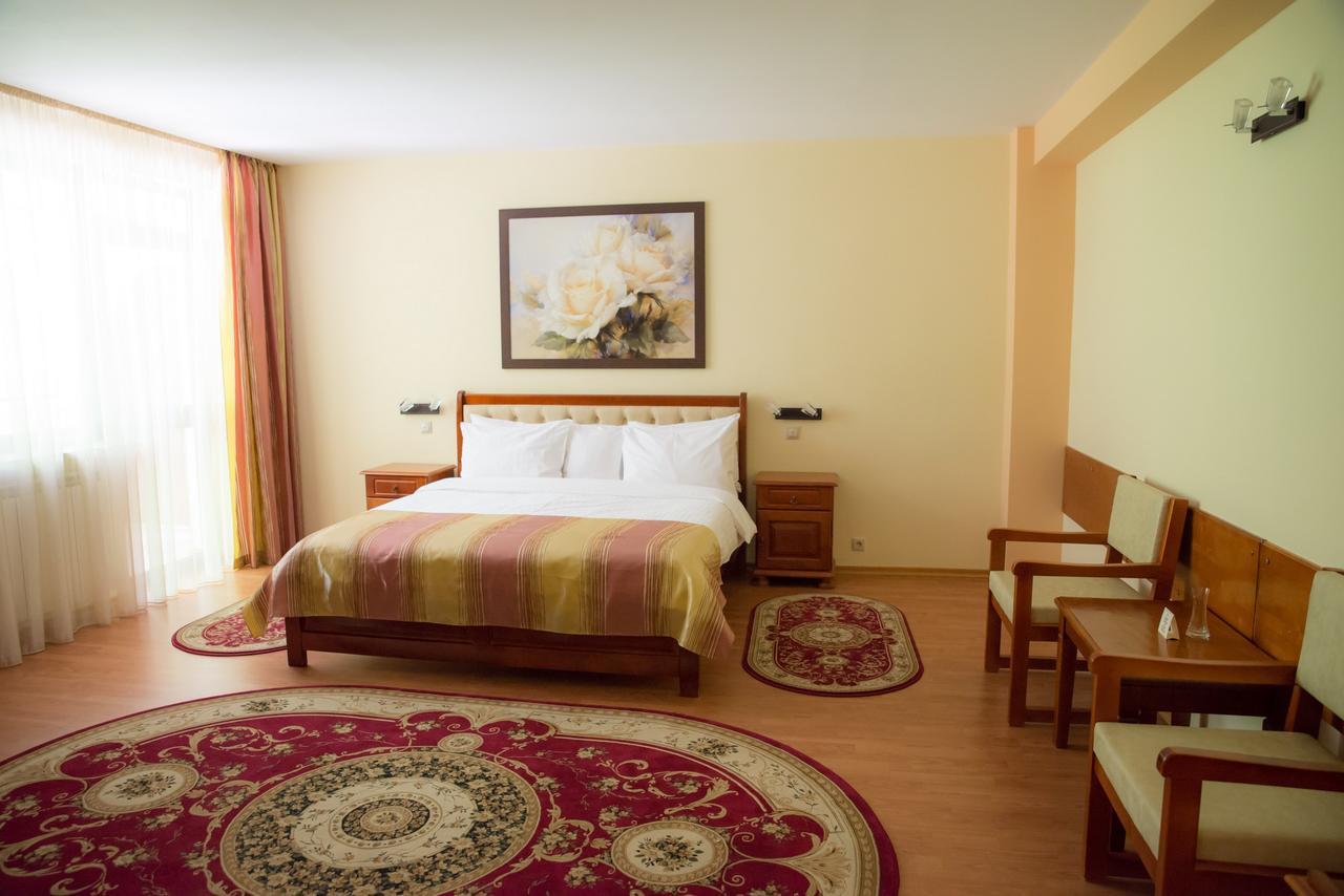 Hotel Nemira Slanic Moldova Ngoại thất bức ảnh